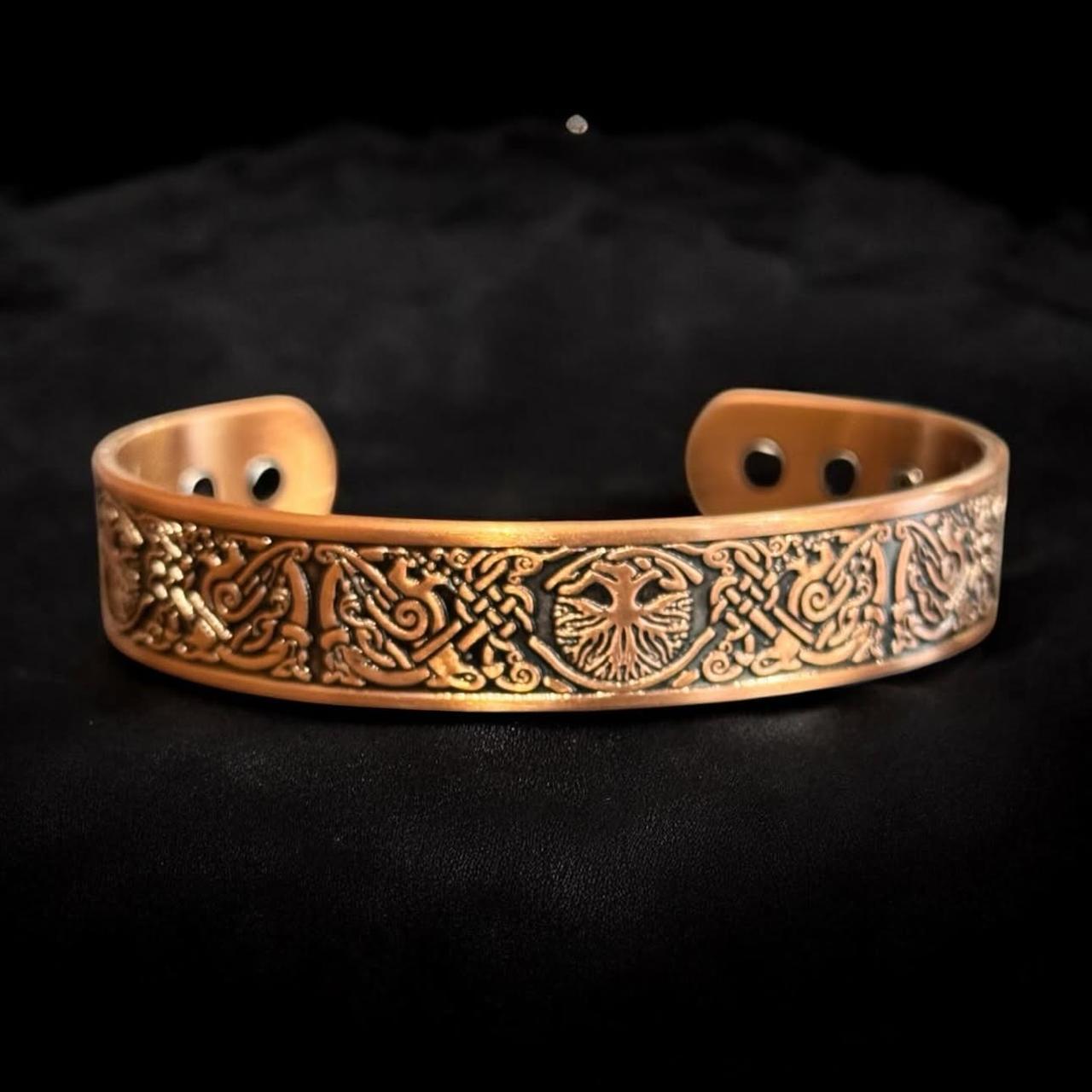 Noir Cuff